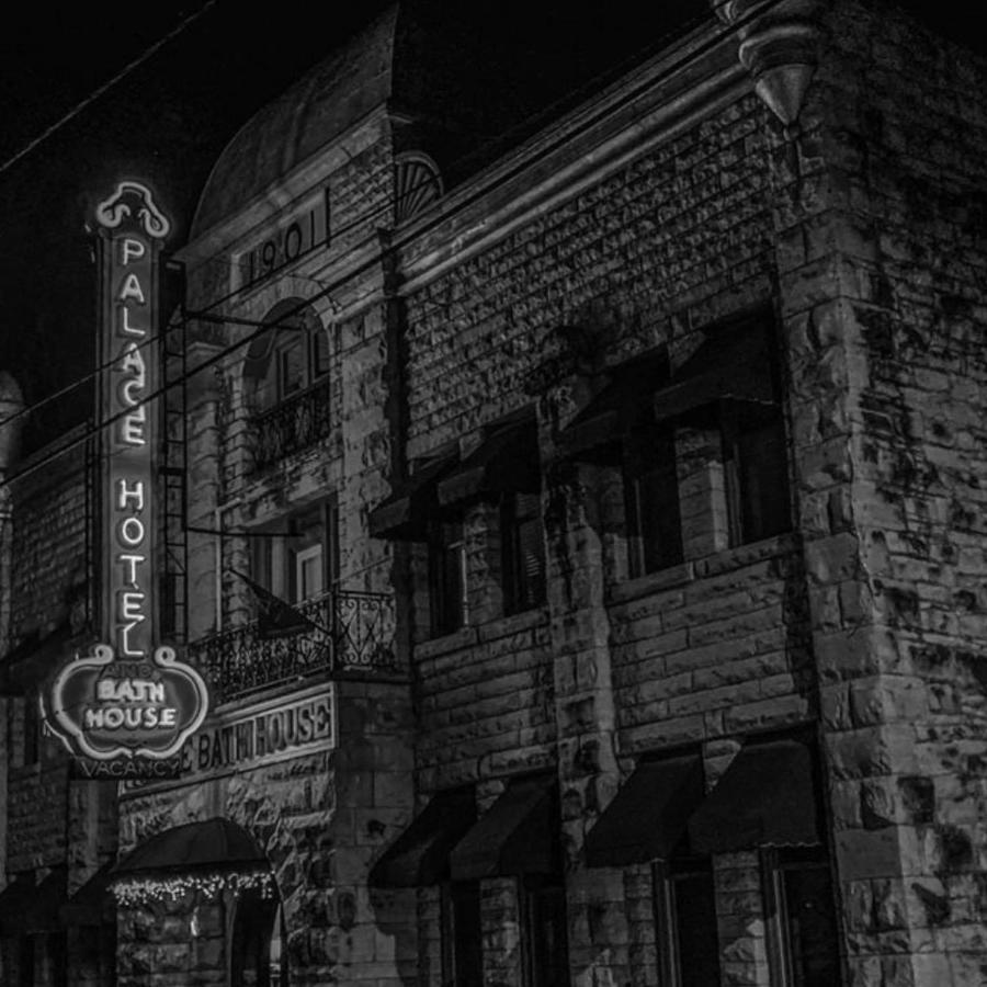 The Palace Hotel And Bath House Spa Eureka Springs Exterior photo